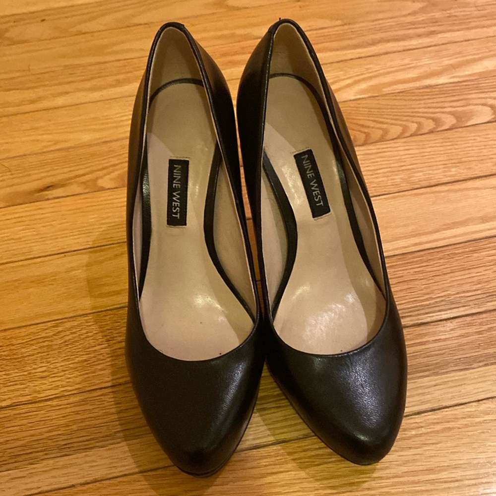Nine West Black Leather Pumps